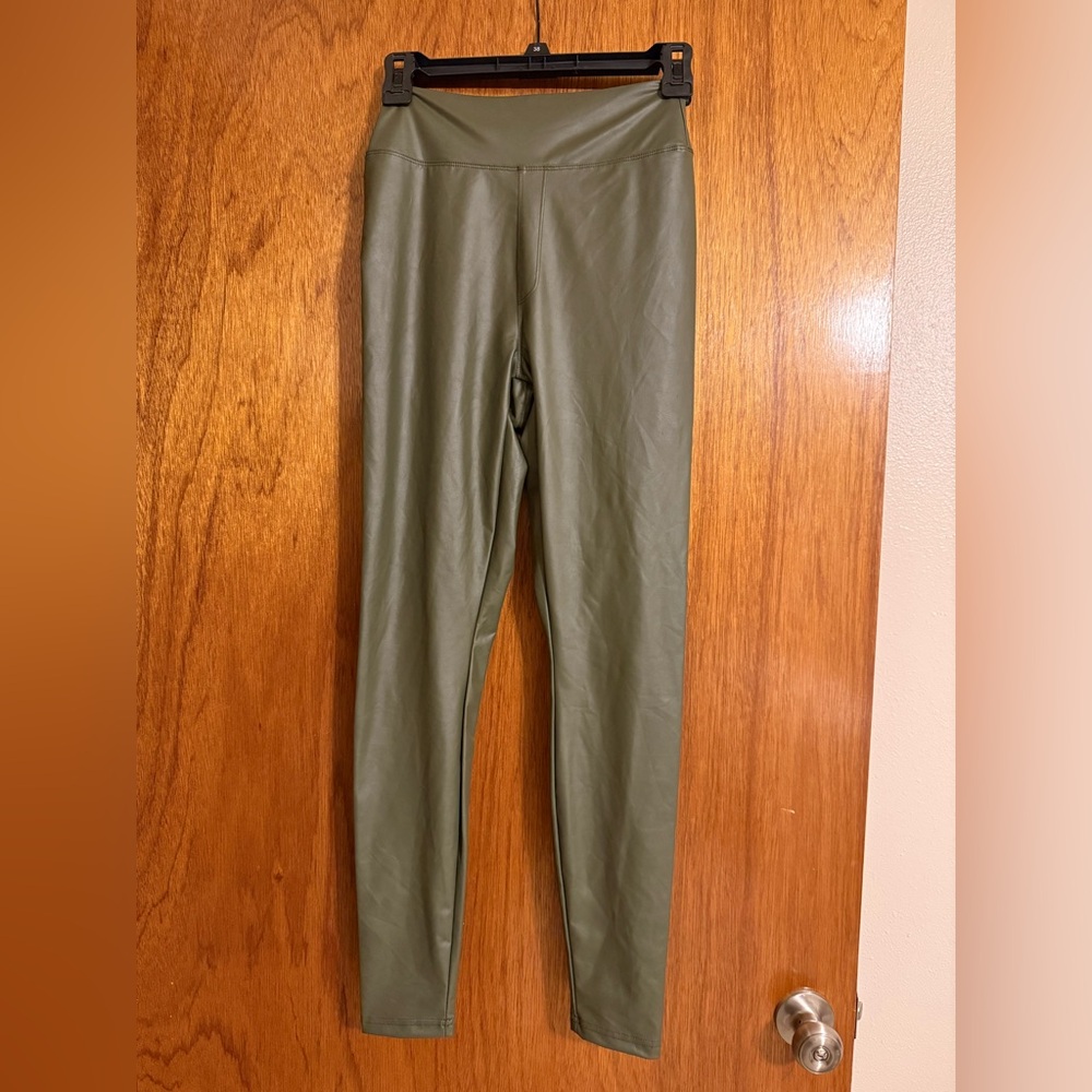Aerie Offline Faux Leather Leggings in Army Green Size Medium